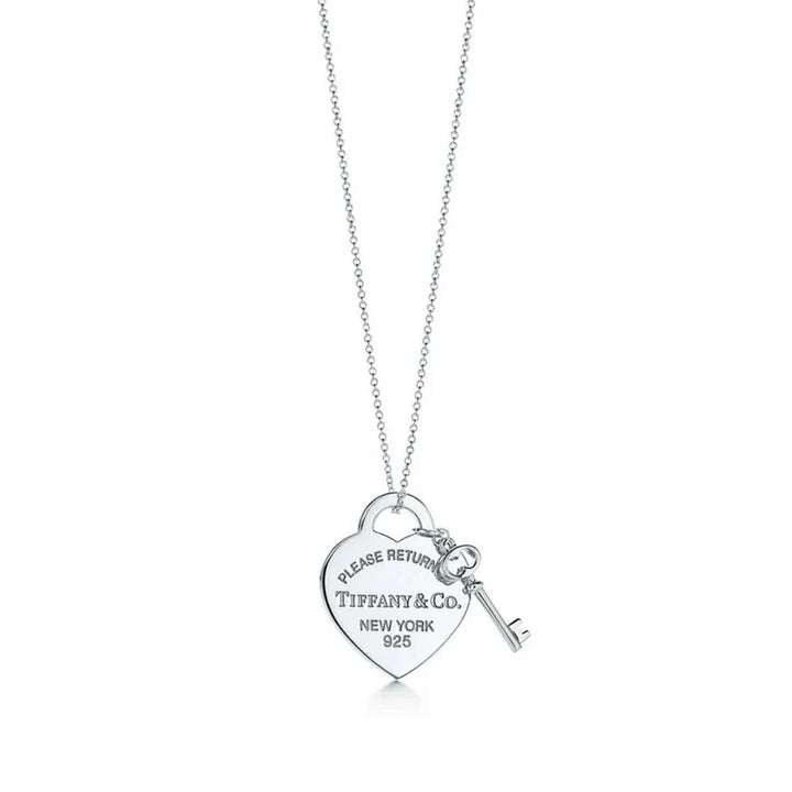 Os melhores colares femininos, colar feminino de prata, colar feminino de ouro, colar de pérola, colar feminino delicado com qualidade e durabilidade, peças que duram, não causam alergias e nem escurecem com o uso! Compre aqui na Datter & Co, Frete Grátis e Devolução Fácil.
