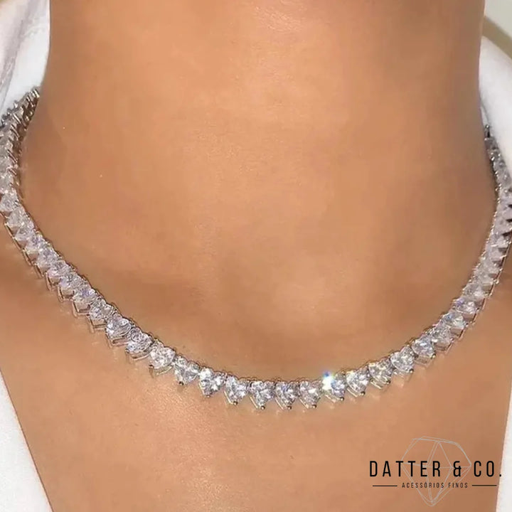 Os melhores colares femininos, colar feminino de prata, colar feminino de ouro, colar de pérola, colar feminino delicado com qualidade e durabilidade, peças que duram, não causam alergias e nem escurecem com o uso! Compre aqui na Datter & Co, Frete Grátis e Devolução Fácil.