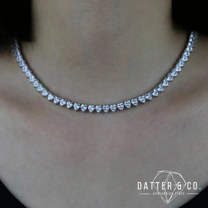 Os melhores colares femininos, colar feminino de prata, colar feminino de ouro, colar de pérola, colar feminino delicado com qualidade e durabilidade, peças que duram, não causam alergias e nem escurecem com o uso! Compre aqui na Datter & Co, Frete Grátis e Devolução Fácil.