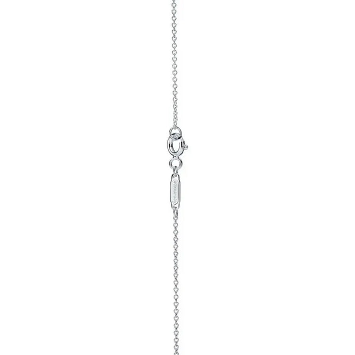 Os melhores colares femininos, colar feminino de prata, colar feminino de ouro, colar de pérola, colar feminino delicado com qualidade e durabilidade, peças que duram, não causam alergias e nem escurecem com o uso! Compre aqui na Datter & Co, Frete Grátis e Devolução Fácil.