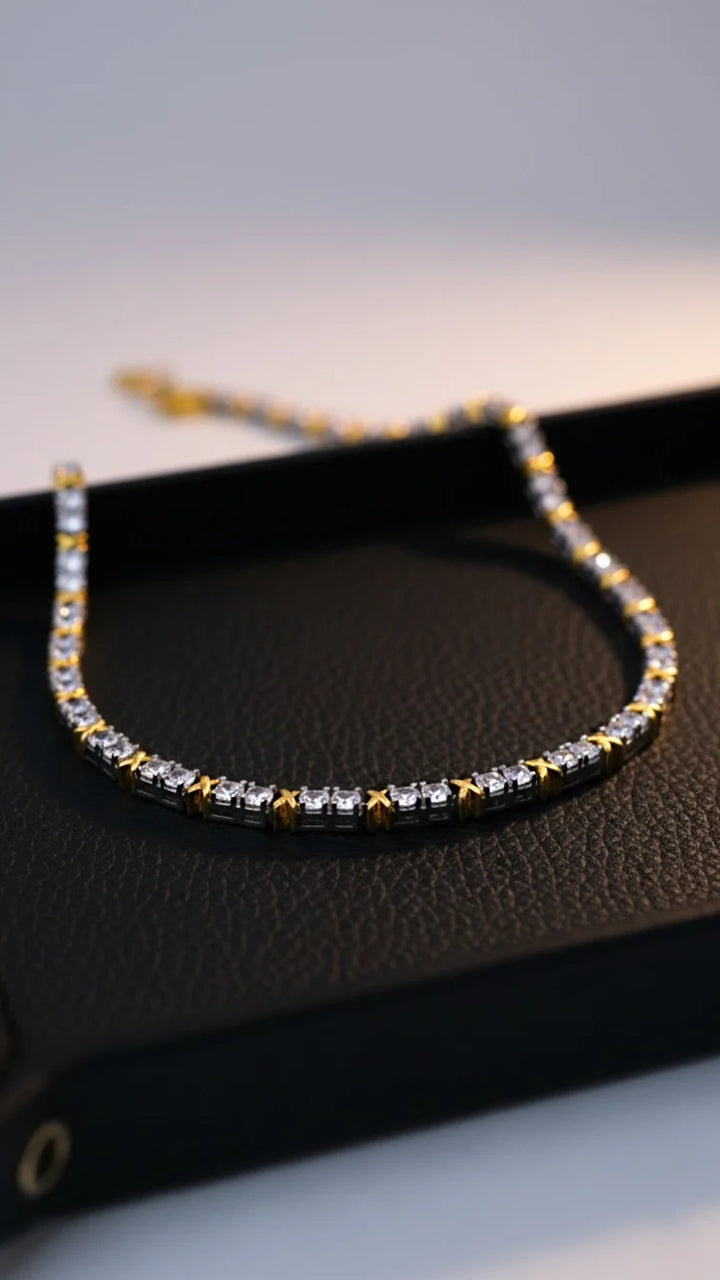 Se você busca por colar cravejado de alta qualidade, aqui na Datter & Co, temos uma variedade de produtos que não escurecem com o uso, não causam alergias e são 100% á prova d'água, compre aqui na Datter & Co, Frete Grátis e Devolução Fácil.