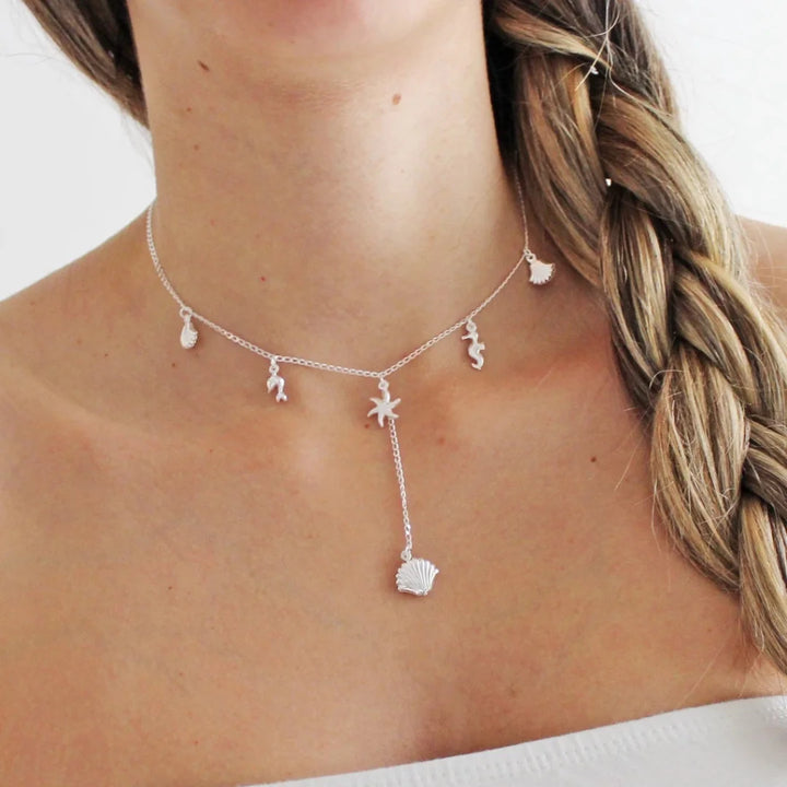 Se você busca por jóias de alta qualidade e recebimento em até 4 dias, aqui na Datter &Co, temos uma variedade de produtos que não escurecem com o uso, não causam alergias e são 100% á prova d'água, compre aqui na Datter & Co, Frete Grátis e Devolução Fácil