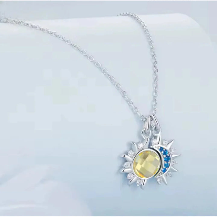 Se você busca por jóias de alta qualidade e recebimento em até 4 dias, aqui na Datter &Co, temos uma variedade de produtos que não escurecem com o uso, não causam alergias e são 100% á prova d'água, compre aqui na Datter & Co, Frete Grátis e Devolução Fácil