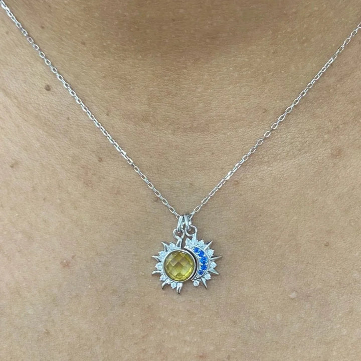 Se você busca por jóias de alta qualidade e recebimento em até 4 dias, aqui na Datter &Co, temos uma variedade de produtos que não escurecem com o uso, não causam alergias e são 100% á prova d'água, compre aqui na Datter & Co, Frete Grátis e Devolução Fácil