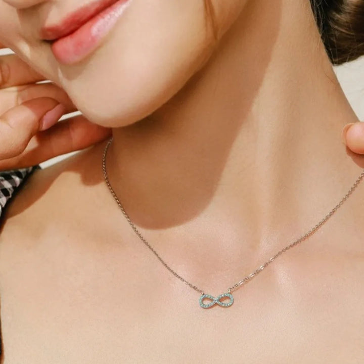 Se você busca por Conjunto de Prata  de alta qualidade, aqui na Datter &Co,você encontra o presente ideal para sua namorada,esposa,mãe, a mulher da sua vida! temos uma variedade de produtos que não escurecem com o uso, não causam alergias e são 100% á prova d'água, compre aqui na Datter & Co, Frete Grátis e Devolução Fácil.
