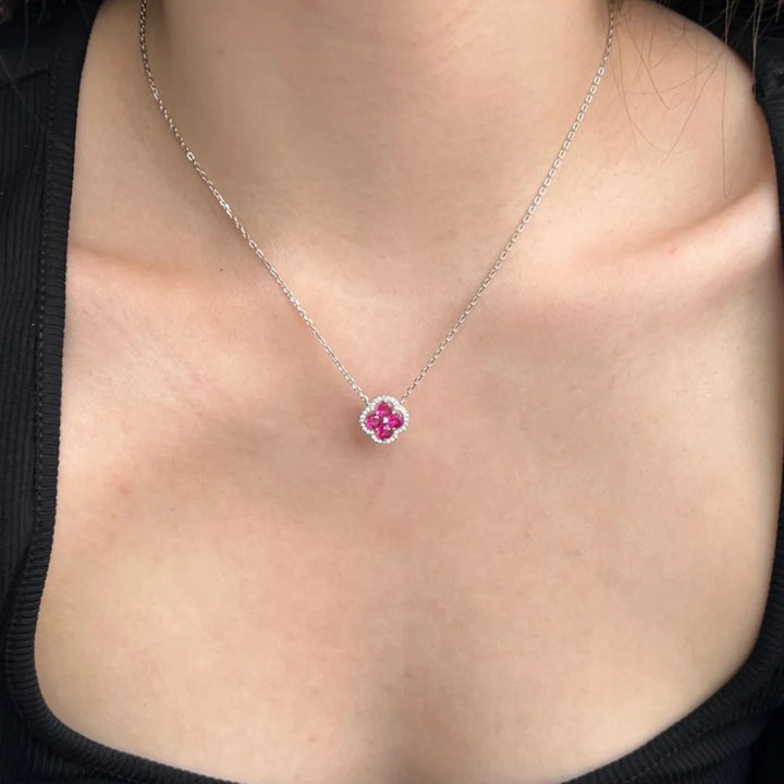 Se você busca por jóias de alta qualidade e recebimento em até 4 dias, aqui na Datter &Co, temos uma variedade de produtos que não escurecem com o uso, não causam alergias e são 100% á prova d'água, compre aqui na Datter & Co, Frete Grátis e Devolução Fácil