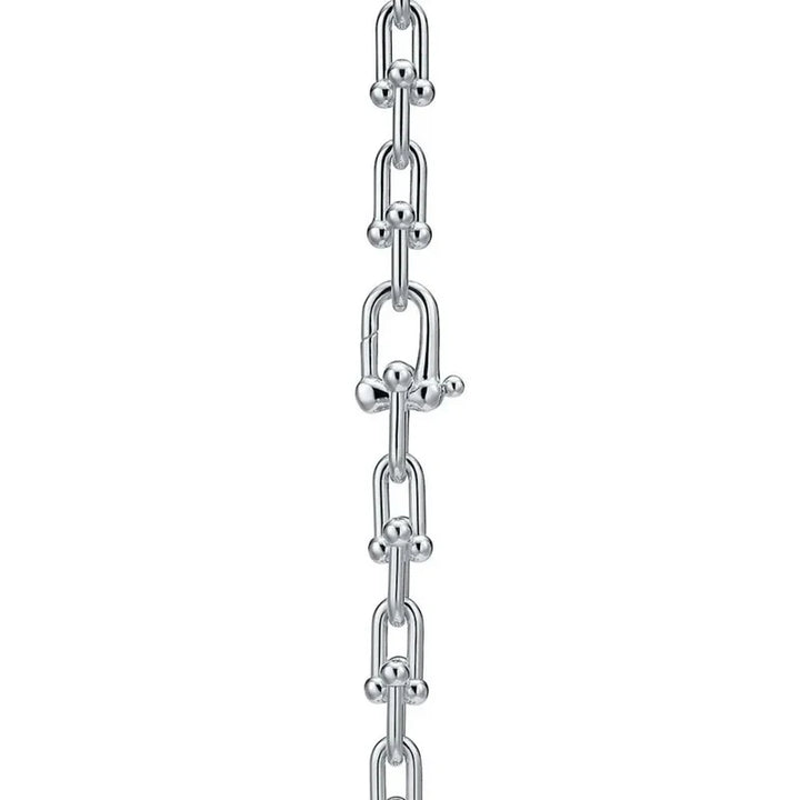 Os melhores colares femininos, colar feminino de prata, colar feminino de ouro, colar de pérola, colar feminino delicado com qualidade e durabilidade, peças que duram, não causam alergias e nem escurecem com o uso! Compre aqui na Datter & Co, Frete Grátis e Devolução Fácil.
