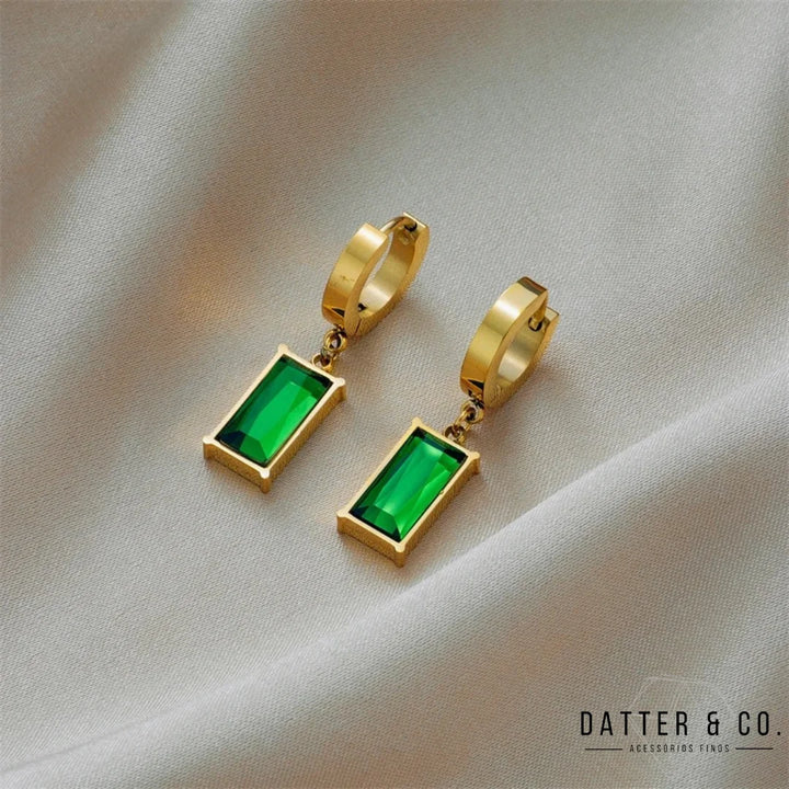 Os melhores colares femininos, colar feminino de prata, colar feminino de ouro, colar de pérola, colar feminino delicado com qualidade e durabilidade, peças que duram, não causam alergias e nem escurecem com o uso! Compre aqui na Datter & Co, Frete Grátis e Devolução Fácil.