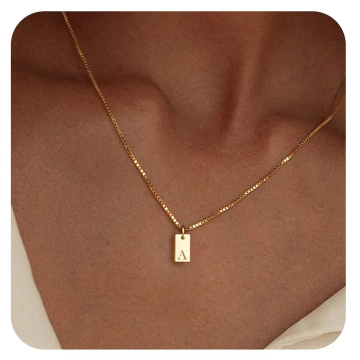 Você está procurando o presente ideal para sua mãe? Neste dia das mães, se você busca presentear com qualidade e elegância, separamos jóias únicas e exclusivas para você! Nossas jóias são compostas por Prata 925 e Ouro 18K, Aqui você encontra o presente ideal para a sua mãe! Confira nossas promoções e leve frete grátis para todo o Brasil! Garantia de envio, devolução fácil e embalagem presenteável!