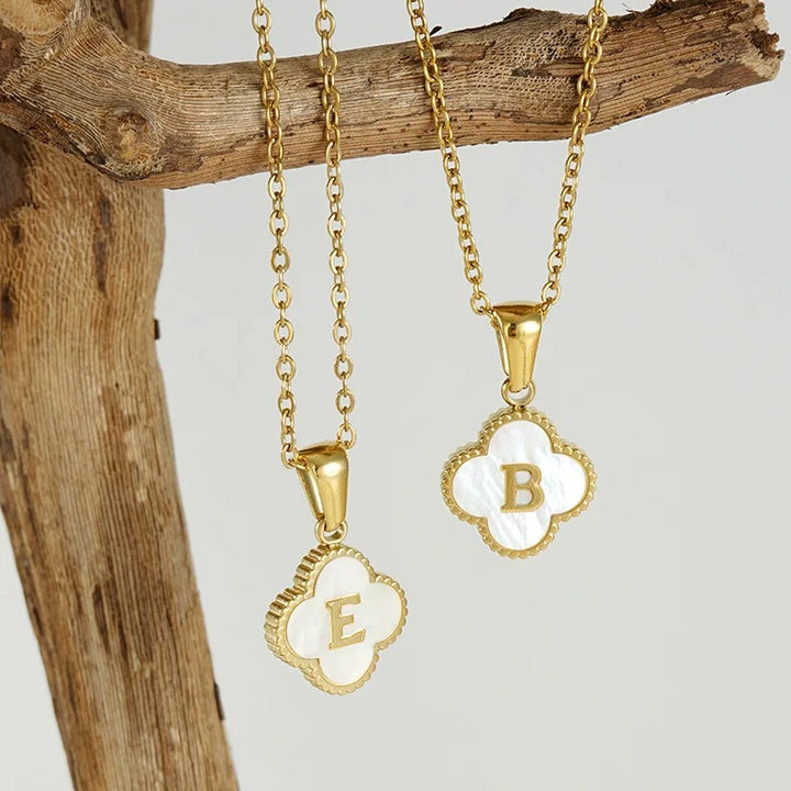 Você está procurando o presente ideal para sua mãe? Neste dia das mães, se você busca presentear com qualidade e elegância, separamos jóias únicas e exclusivas para você! Nossas jóias são compostas por Prata 925 e Ouro 18K, Aqui você encontra o presente ideal para a sua mãe! Confira nossas promoções e leve frete grátis para todo o Brasil! Garantia de envio, devolução fácil e embalagem presenteável!