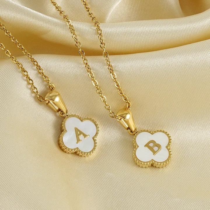 Você está procurando o presente ideal para sua mãe? Neste dia das mães, se você busca presentear com qualidade e elegância, separamos jóias únicas e exclusivas para você! Nossas jóias são compostas por Prata 925 e Ouro 18K, Aqui você encontra o presente ideal para a sua mãe! Confira nossas promoções e leve frete grátis para todo o Brasil! Garantia de envio, devolução fácil e embalagem presenteável!