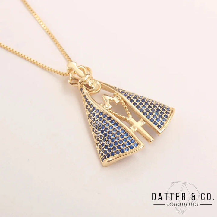 Os melhores colares femininos, colar feminino de prata, colar feminino de ouro, colar de pérola, colar feminino delicado com qualidade e durabilidade, peças que duram, não causam alergias e nem escurecem com o uso! Compre aqui na Datter & Co, Frete Grátis e Devolução Fácil.