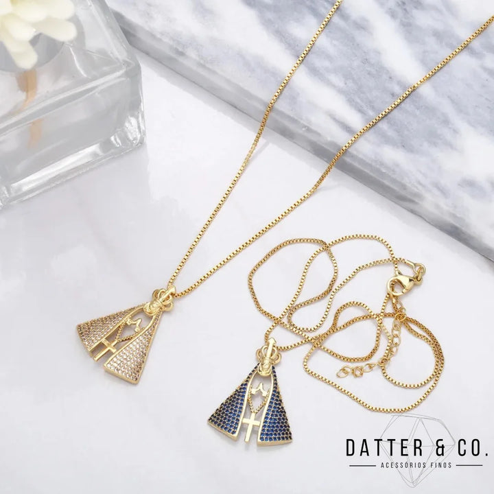 Os melhores colares femininos, colar feminino de prata, colar feminino de ouro, colar de pérola, colar feminino delicado com qualidade e durabilidade, peças que duram, não causam alergias e nem escurecem com o uso! Compre aqui na Datter & Co, Frete Grátis e Devolução Fácil.