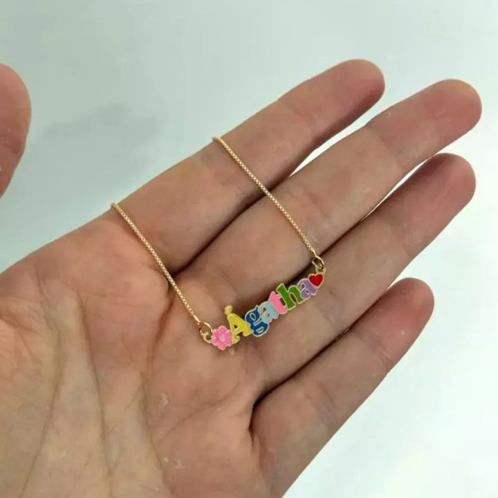 Se você busca por jóias de alta qualidade e recebimento em até 3 dias, aqui na Datter &Co, temos uma variedade de produtos que não escurecem com o uso, não causam alergias e são 100% á prova d'água, compre aqui na Datter & Co, Frete Grátis e Devolução Fácil