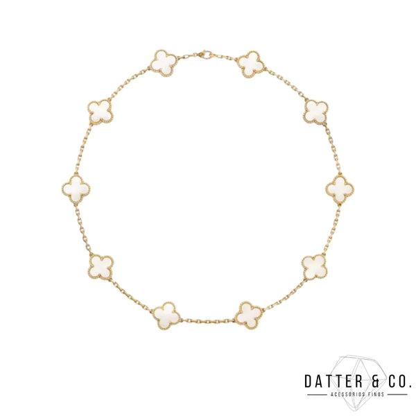 Inspirado no Trevo de quatro folhas, estas jóias são sinônimo de sorte e proteção.
Se você busca por colares trevo, pulseiras trevo, anéis trevo ou conjuntos trevo de alta qualidade, compre aqui na Datter & Co, Frete Grátis e Devolução Fácil.