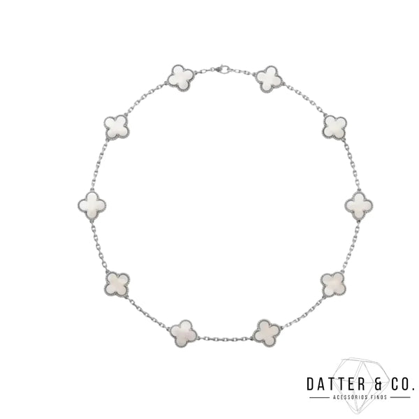 Inspirado no Trevo de quatro folhas, estas jóias são sinônimo de sorte e proteção.
Se você busca por colares trevo, pulseiras trevo, anéis trevo ou conjuntos trevo de alta qualidade, compre aqui na Datter & Co, Frete Grátis e Devolução Fácil.