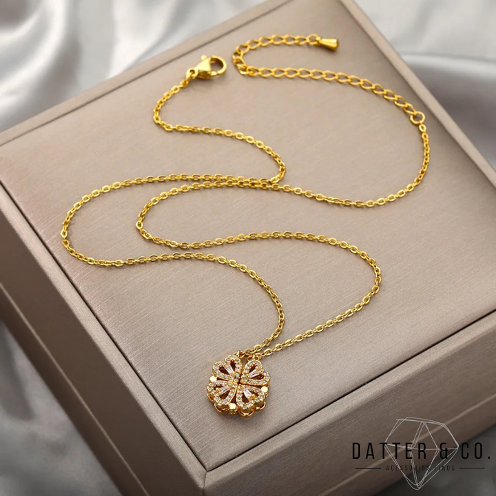 Os melhores colares femininos, colar feminino de prata, colar feminino de ouro, colar de pérola, colar feminino delicado com qualidade e durabilidade, peças que duram, não causam alergias e nem escurecem com o uso! Compre aqui na Datter & Co, Frete Grátis e Devolução Fácil.