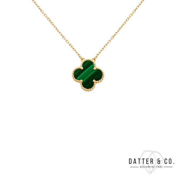 Os melhores colares femininos, colar feminino de prata, colar feminino de ouro, colar de pérola, colar feminino delicado com qualidade e durabilidade, peças que duram, não causam alergias e nem escurecem com o uso! Compre aqui na Datter & Co, Frete Grátis e Devolução Fácil.