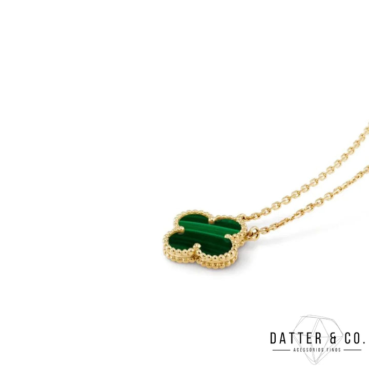 Os melhores colares femininos, colar feminino de prata, colar feminino de ouro, colar de pérola, colar feminino delicado com qualidade e durabilidade, peças que duram, não causam alergias e nem escurecem com o uso! Compre aqui na Datter & Co, Frete Grátis e Devolução Fácil.