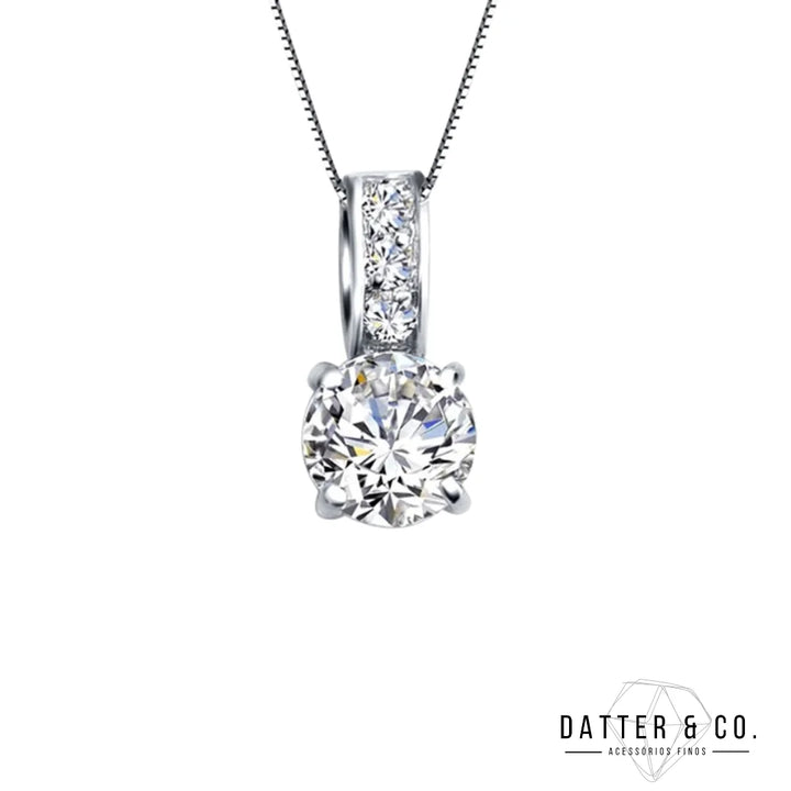Os melhores colares femininos, colar feminino de prata, colar feminino de ouro, colar de pérola, colar feminino delicado com qualidade e durabilidade, peças que duram, não causam alergias e nem escurecem com o uso! Compre aqui na Datter & Co, Frete Grátis e Devolução Fácil.