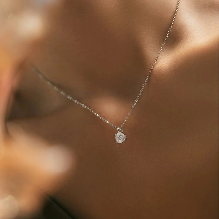 Se você busca por Conjunto de Prata  de alta qualidade, aqui na Datter &Co,você encontra o presente ideal para sua namorada,esposa,mãe, a mulher da sua vida! temos uma variedade de produtos que não escurecem com o uso, não causam alergias e são 100% á prova d'água, compre aqui na Datter & Co, Frete Grátis e Devolução Fácil.