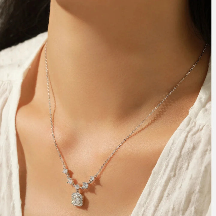 Se você busca por Conjunto de Prata  de alta qualidade, aqui na Datter &Co,você encontra o presente ideal para sua namorada,esposa,mãe, a mulher da sua vida! temos uma variedade de produtos que não escurecem com o uso, não causam alergias e são 100% á prova d'água, compre aqui na Datter & Co, Frete Grátis e Devolução Fácil.