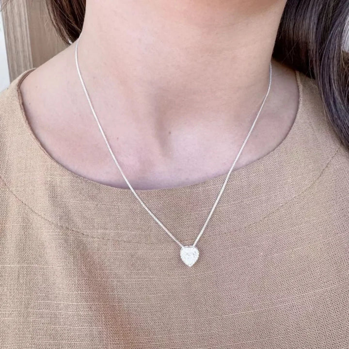 Se você busca por jóias de alta qualidade e recebimento em até 4 dias, aqui na Datter &Co, temos uma variedade de produtos que não escurecem com o uso, não causam alergias e são 100% á prova d'água, compre aqui na Datter & Co, Frete Grátis e Devolução Fácil