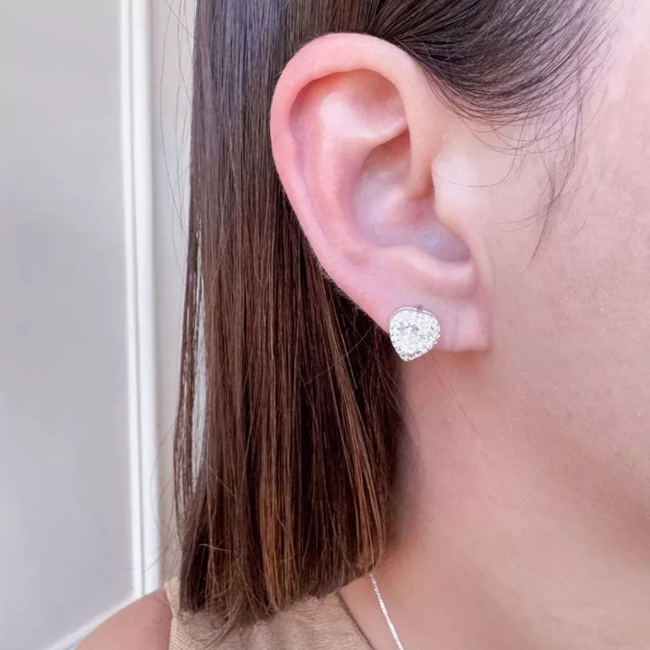 Se você busca por jóias de alta qualidade e recebimento em até 4 dias, aqui na Datter &Co, temos uma variedade de produtos que não escurecem com o uso, não causam alergias e são 100% á prova d'água, compre aqui na Datter & Co, Frete Grátis e Devolução Fácil