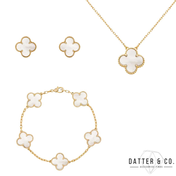 Os melhores colares femininos, colar feminino de prata, colar feminino de ouro, colar de pérola, colar feminino delicado com qualidade e durabilidade, peças que duram, não causam alergias e nem escurecem com o uso! Compre aqui na Datter & Co, Frete Grátis e Devolução Fácil.