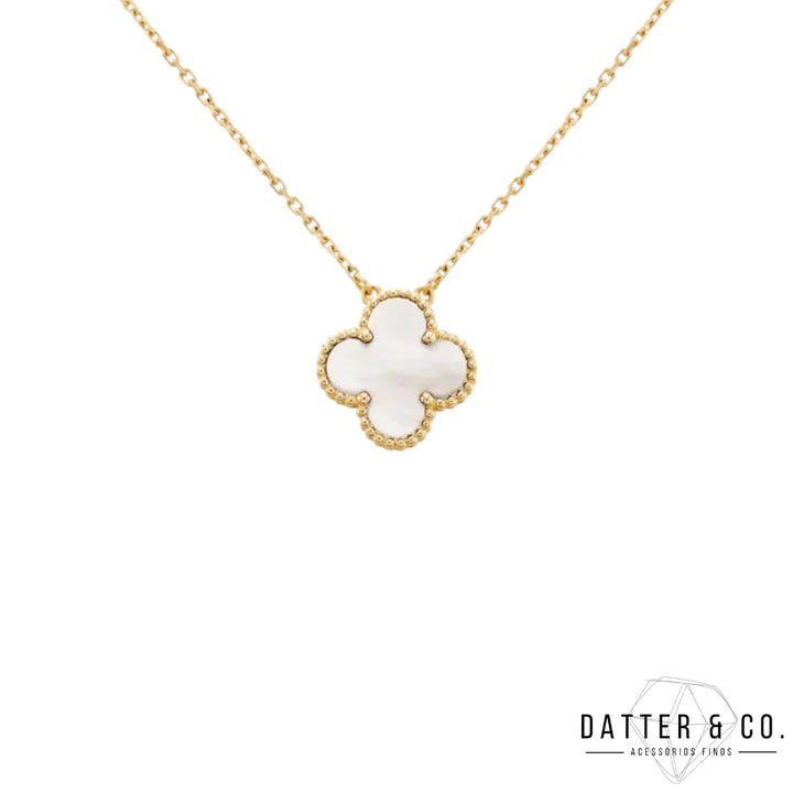 Os melhores colares femininos, colar feminino de prata, colar feminino de ouro, colar de pérola, colar feminino delicado com qualidade e durabilidade, peças que duram, não causam alergias e nem escurecem com o uso! Compre aqui na Datter & Co, Frete Grátis e Devolução Fácil.