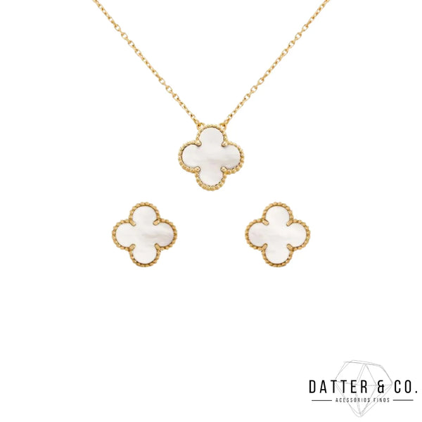Os melhores colares femininos, colar feminino de prata, colar feminino de ouro, colar de pérola, colar feminino delicado com qualidade e durabilidade, peças que duram, não causam alergias e nem escurecem com o uso! Compre aqui na Datter & Co, Frete Grátis e Devolução Fácil.