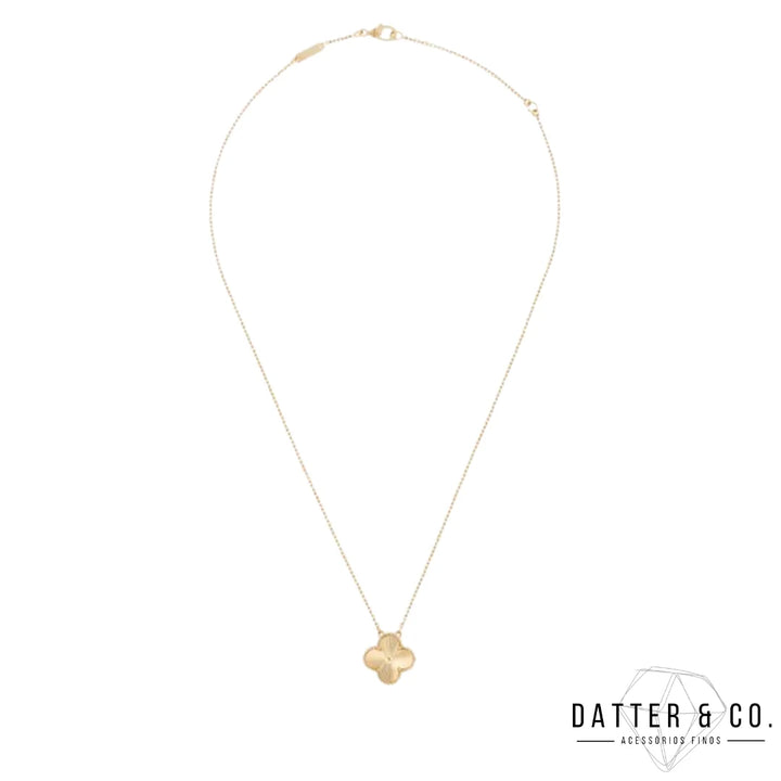 Os melhores colares femininos, colar feminino de prata, colar feminino de ouro, colar de pérola, colar feminino delicado com qualidade e durabilidade, peças que duram, não causam alergias e nem escurecem com o uso! Compre aqui na Datter & Co, Frete Grátis e Devolução Fácil.