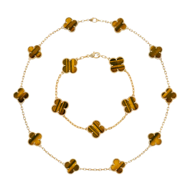 Inspirado no Trevo de quatro folhas, estas jóias são sinônimo de sorte e proteção. Se você busca por colares trevo, pulseiras trevo, anéis trevo ou conjuntos trevo de alta qualidade, compre aqui na Datter & Co. Frete Grátis e Devolução Fácil.