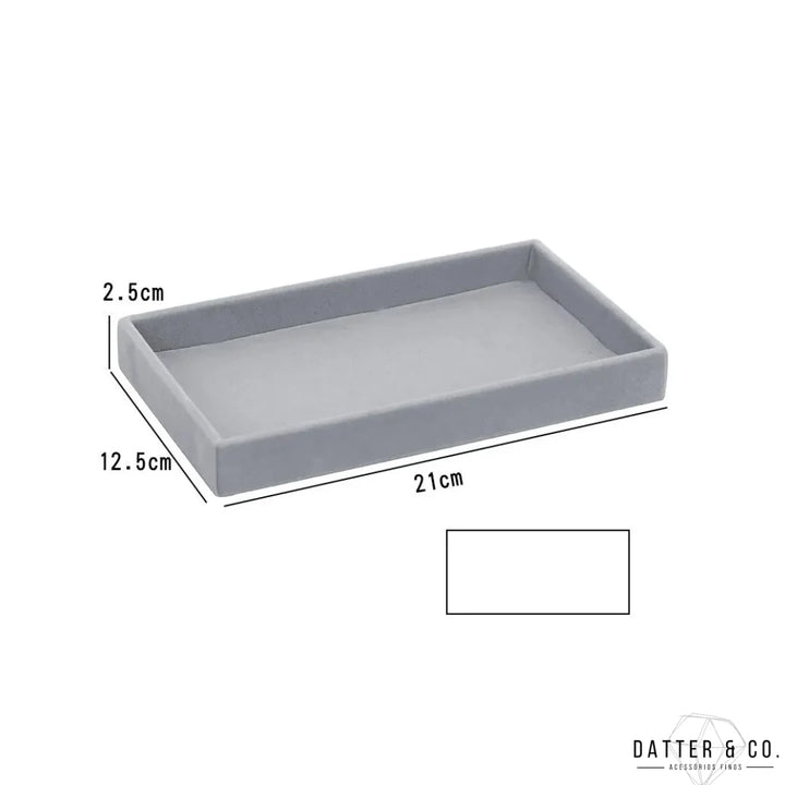Aqui você encontra Porta Joias de qualidade e para todos os estilos! Porta Joias Grande, Porta Joias pequeno, Mini Porta Joias, Porta Joias para viagem e Porta Joias de Acrilico! Conserve suas jóias em nossos porta joias e aumente a durabilidade delas! Confira nossas promoções e leve frete grátis para todo o Brasil! Garantia de envio e devolução fácil.
