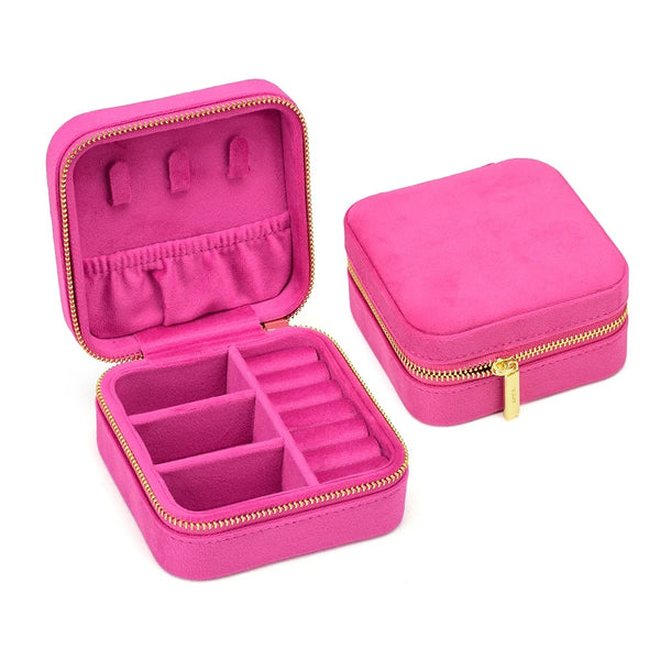 Aqui você encontra Porta Joias de qualidade e para todos os estilos! Porta Joias Grande, Porta Joias pequeno, Mini Porta Joias, Porta Joias para viagem e Porta Joias de Acrilico! Conserve suas jóias em nossos porta joias e aumente a durabilidade delas! Confira nossas promoções e leve frete grátis para todo o Brasil! Garantia de envio e devolução fácil.