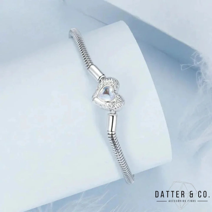 Aqui você encontra Pulseiras Femininas para todos os estilos! Pulseira Feminina de Prata, Ouro 18K e Pulseiras de Berloques, Berloques, Pulseiras de Berloques de Prata! Peças feitas para durar! Confira nossas promoções e leve frete grátis para todo o Brasil! Garantia de envio e devolução fácil.