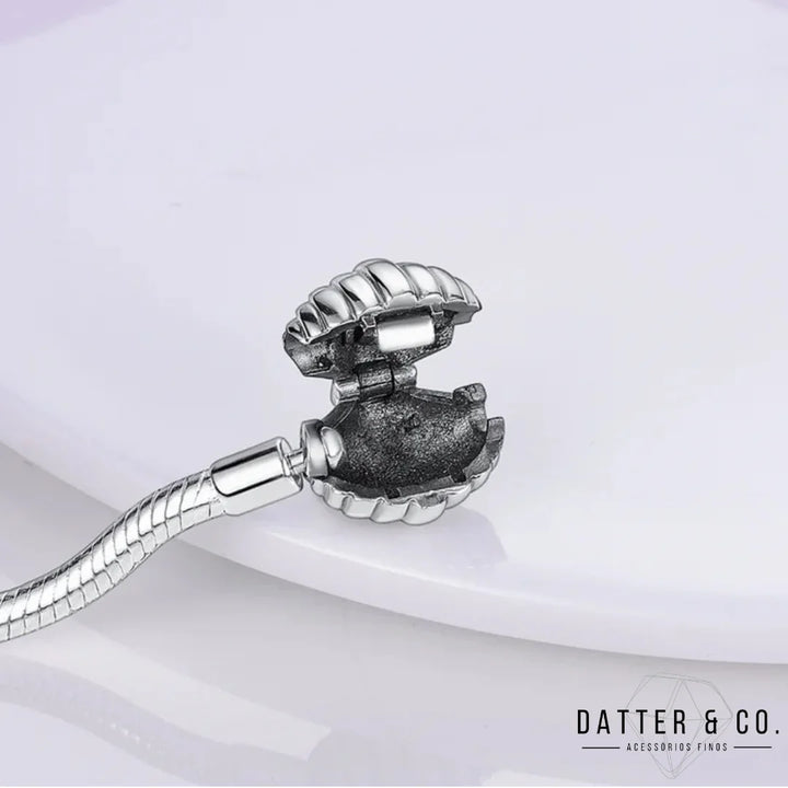Aqui você encontra Pulseiras Femininas para todos os estilos! Pulseira Feminina de Prata, Ouro 18K e Pulseiras de Berloques, Berloques, Pulseiras de Berloques de Prata! Peças feitas para durar! Confira nossas promoções e leve frete grátis para todo o Brasil! Garantia de envio e devolução fácil.