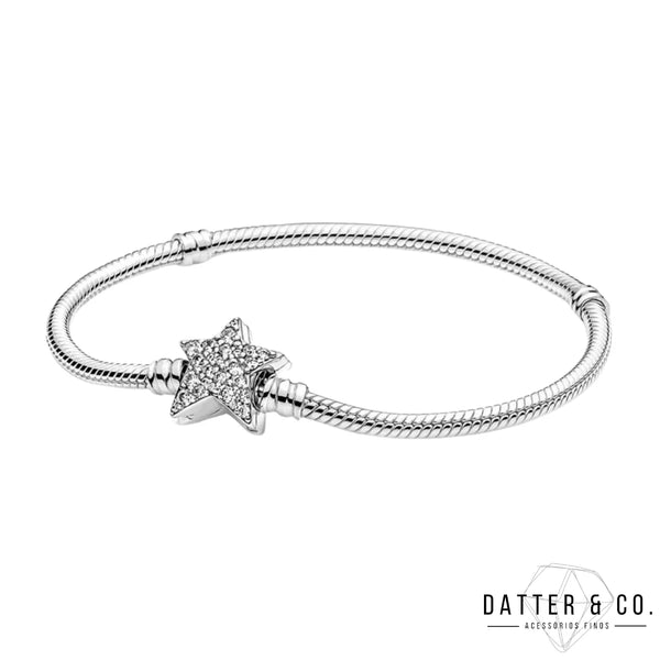 Aqui você encontra Pulseiras Femininas para todos os estilos! Pulseira Feminina de Prata, Ouro 18K e Pulseiras de Berloques, Berloques, Pulseiras de Berloques de Prata! Peças feitas para durar! Confira nossas promoções e leve frete grátis para todo o Brasil! Garantia de envio e devolução fácil.