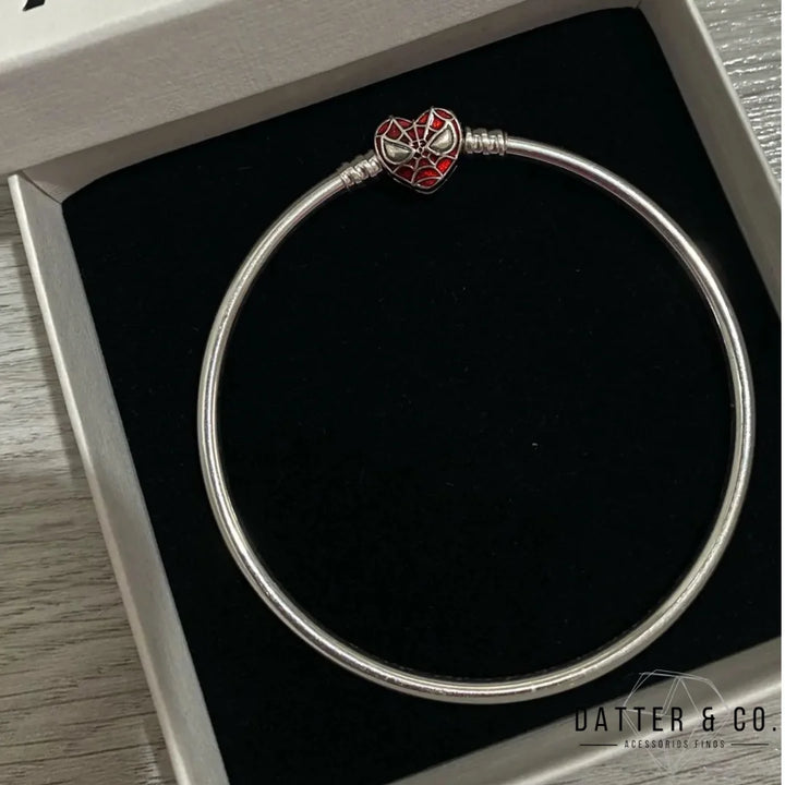 Aqui você encontra Pulseiras Femininas para todos os estilos! Pulseira Feminina de Prata, Ouro 18K e Pulseiras de Berloques, Berloques, Pulseiras de Berloques de Prata! Peças feitas para durar! Confira nossas promoções e leve frete grátis para todo o Brasil! Garantia de envio e devolução fácil.