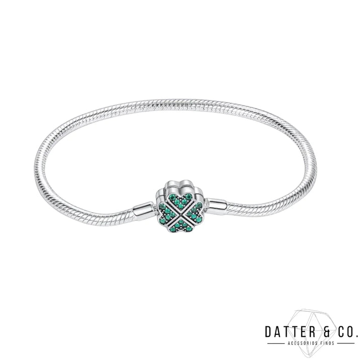 Aqui você encontra Pulseiras Femininas para todos os estilos! Pulseira Feminina de Prata, Ouro 18K e Pulseiras de Berloques, Berloques, Pulseiras de Berloques de Prata! Peças feitas para durar! Confira nossas promoções e leve frete grátis para todo o Brasil! Garantia de envio e devolução fácil.