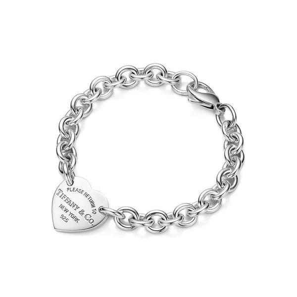 Aqui você encontra Pulseiras Femininas para todos os estilos! Pulseira Feminina de Prata, Ouro 18K e Pulseiras de Berloques, Berloques, Pulseiras de Berloques de Prata! Peças feitas para durar! Confira nossas promoções e leve frete grátis para todo o Brasil! Garantia de envio e devolução fácil.