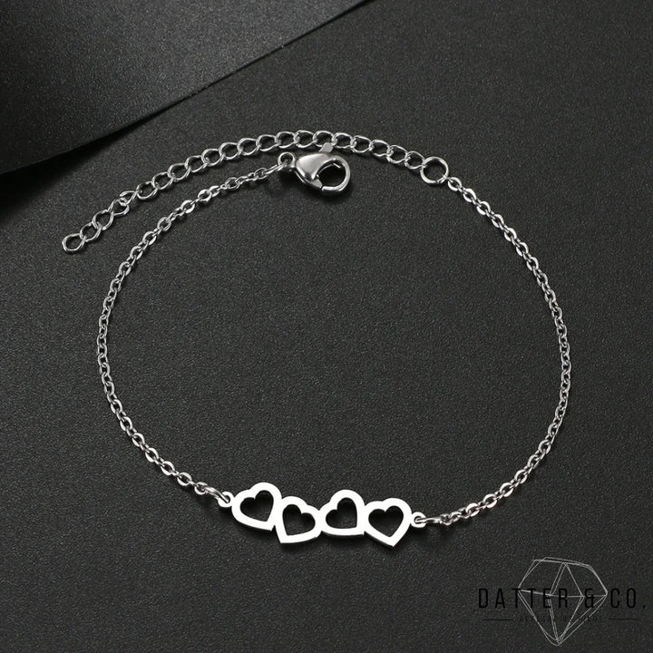 Aqui você encontra Pulseiras Femininas para todos os estilos! Pulseira Feminina de Prata, Ouro 18K e Pulseiras de Berloques, Berloques, Pulseiras de Berloques de Prata! Peças feitas para durar! Confira nossas promoções e leve frete grátis para todo o Brasil! Garantia de envio e devolução fácil.