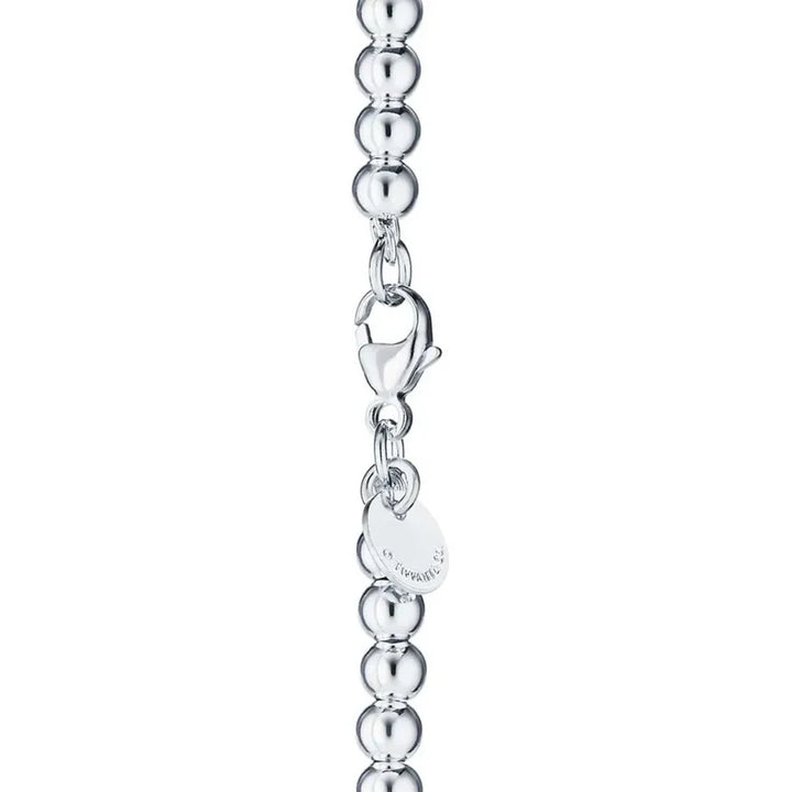 Aqui você encontra Pulseiras Femininas para todos os estilos! Pulseira Feminina de Prata, Ouro 18K e Pulseiras de Berloques, Berloques, Pulseiras de Berloques de Prata! Peças feitas para durar! Confira nossas promoções e leve frete grátis para todo o Brasil! Garantia de envio e devolução fácil.

