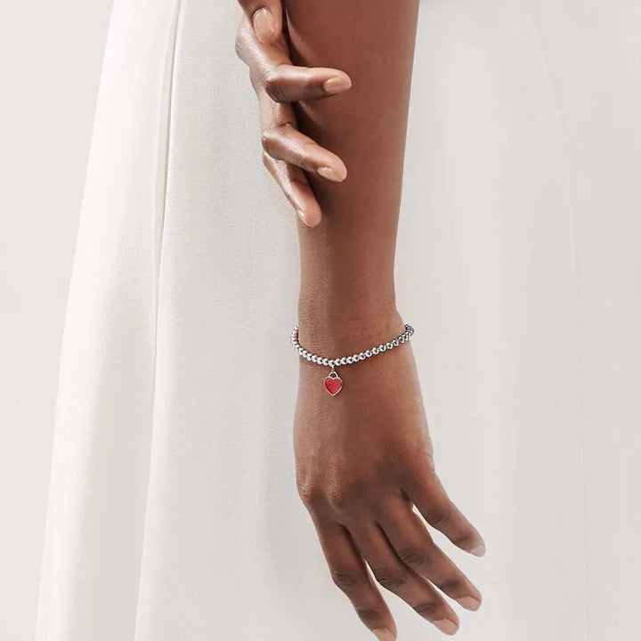 Aqui você encontra Pulseiras Femininas para todos os estilos! Pulseira Feminina de Prata, Ouro 18K e Pulseiras de Berloques, Berloques, Pulseiras de Berloques de Prata! Peças feitas para durar! Confira nossas promoções e leve frete grátis para todo o Brasil! Garantia de envio e devolução fácil.