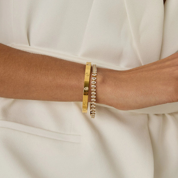 Aqui você encontra Pulseiras Femininas para todos os estilos! Pulseira Feminina de Prata, Ouro 18K e Pulseiras de Berloques, Berloques, Pulseiras de Berloques de Prata! Peças feitas para durar! Confira nossas promoções e leve frete grátis para todo o Brasil! Garantia de envio e devolução fácil.