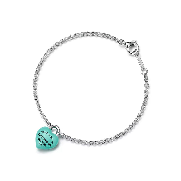  Aqui você encontra Pulseiras Femininas para todos os estilos! Pulseira Feminina de Prata, Ouro 18K e Pulseiras de Berloques, Berloques, Pulseiras de Berloques de Prata! Peças feitas para durar! Confira nossas promoções e leve frete grátis para todo o Brasil! Garantia de envio e devolução fácil.