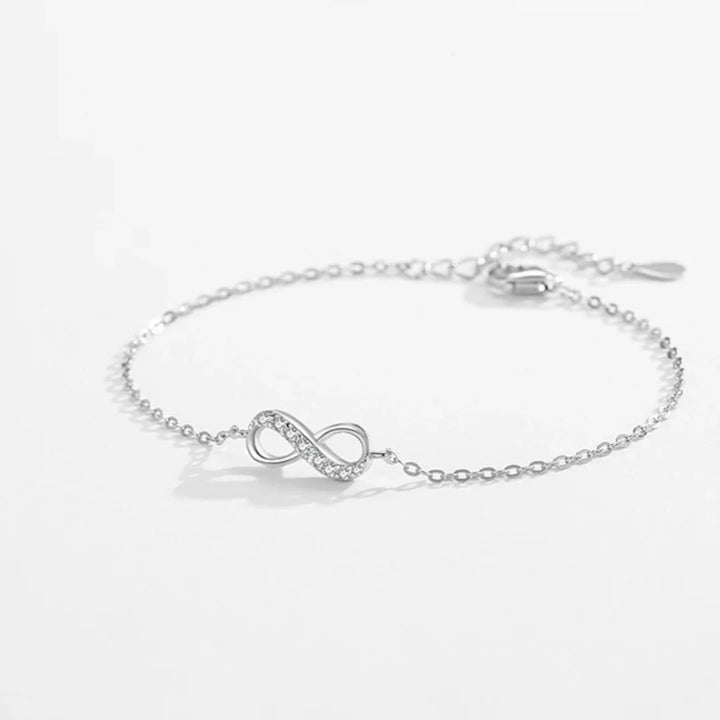 Aqui você encontra Pulseiras Femininas para todos os estilos! Pulseira Feminina de Prata, Ouro 18K e Pulseiras de Berloques, Berloques, Pulseiras de Berloques de Prata! Peças feitas para durar! Confira nossas promoções e leve frete grátis para todo o Brasil! Garantia de envio e devolução fácil.