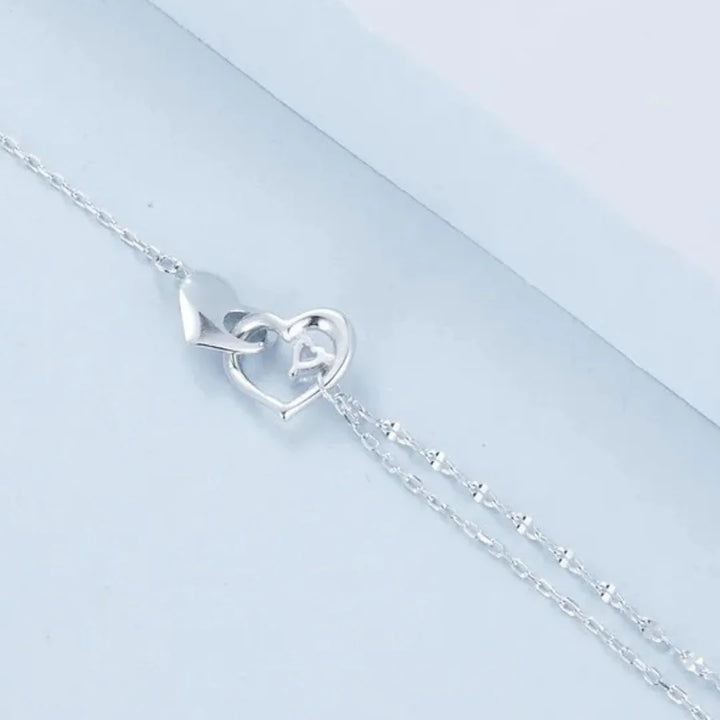 Aqui você encontra Pulseiras Femininas para todos os estilos! Pulseira Feminina de Prata, Ouro 18K e Pulseiras de Berloques, Berloques, Pulseiras de Berloques de Prata! Peças feitas para durar! Confira nossas promoções e leve frete grátis para todo o Brasil! Garantia de envio e devolução fácil.