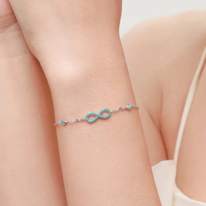 Aqui você encontra Pulseiras Femininas para todos os estilos! Pulseira Feminina de Prata, Ouro 18K e Pulseiras de Berloques, Berloques, Pulseiras de Berloques de Prata! Peças feitas para durar! Confira nossas promoções e leve frete grátis para todo o Brasil! Garantia de envio e devolução fácil.