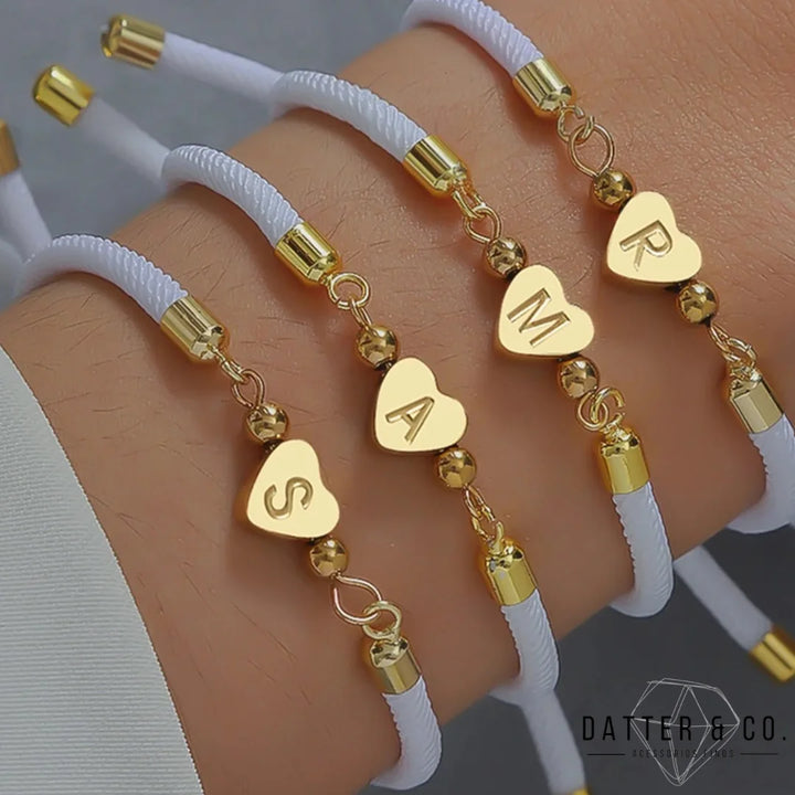 Aqui você encontra Pulseiras Femininas para todos os estilos! Pulseira Feminina de Prata, Ouro 18K e Pulseiras de Berloques, Berloques, Pulseiras de Berloques de Prata! Peças feitas para durar! Confira nossas promoções e leve frete grátis para todo o Brasil! Garantia de envio e devolução fácil.